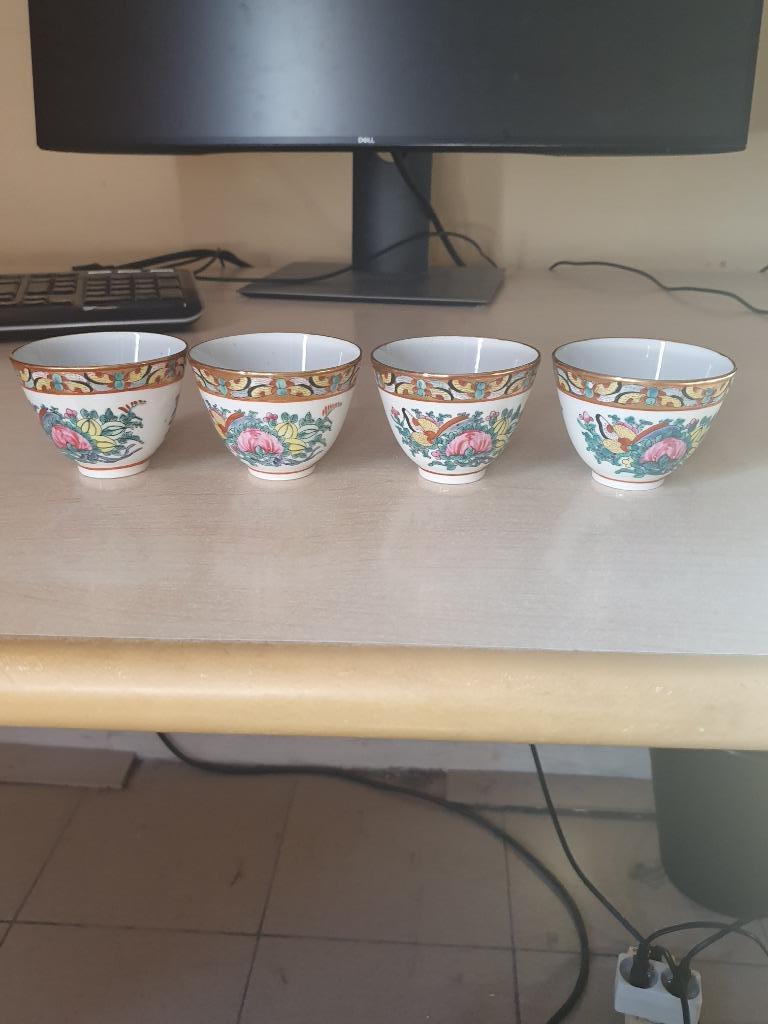 4 Chinese sake kopjes, 1 chinees kopje + 2 onderschotels, Antiek en Kunst, Ophalen