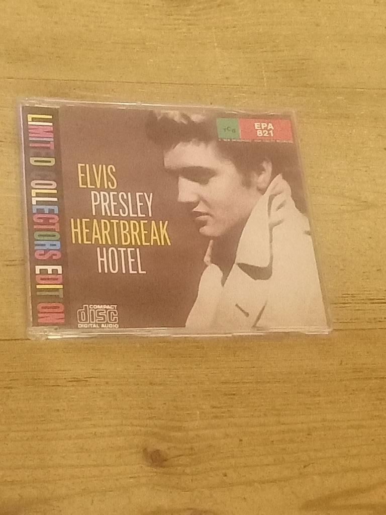 2 Maxi-Singles (Cd's) van Elvis Presley, Maxi-single, Ophalen of Verzenden, Zo goed als nieuw, 2 t/m 5 singles