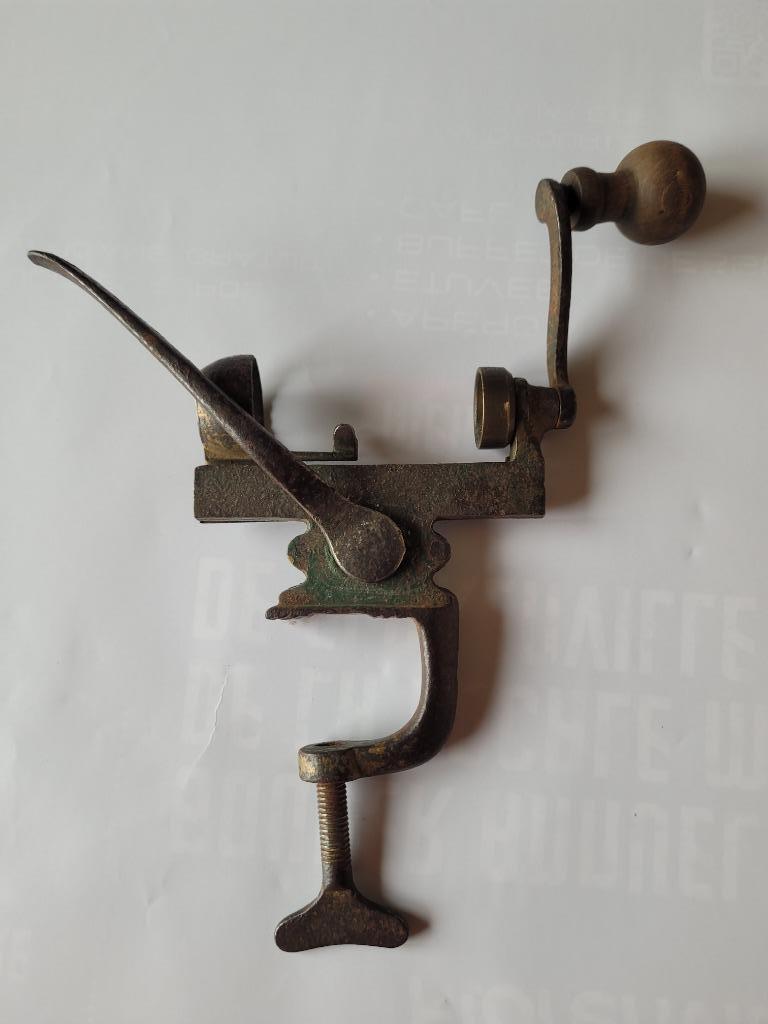 ANCIEN SERTISSEUR DE CARTOUCHE, Enlèvement ou Envoi
