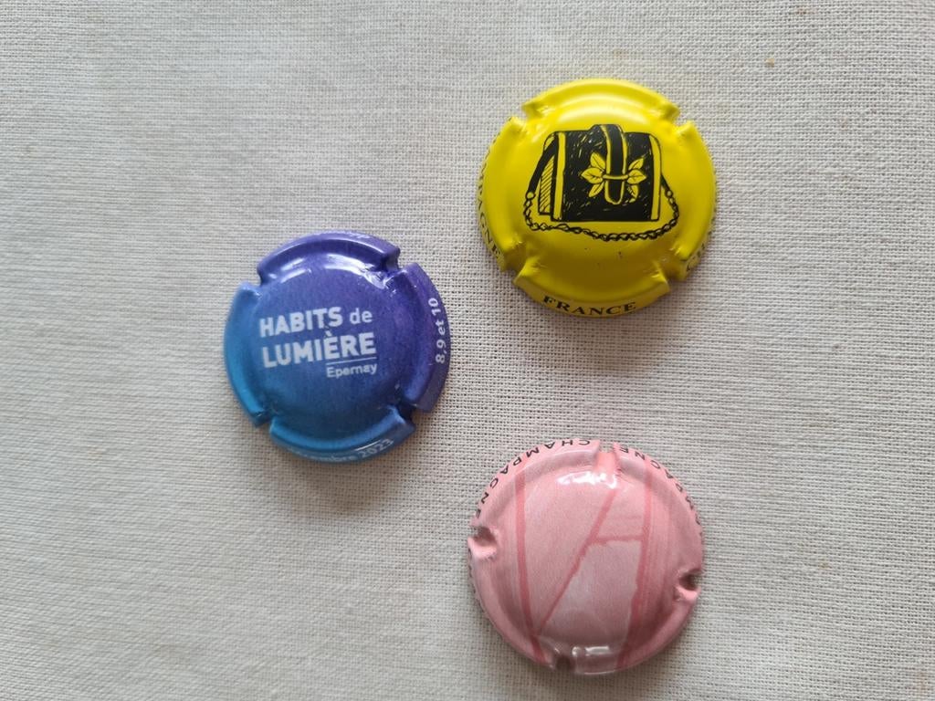 Champagnecapsules "habits de Lumiére", Ophalen of Verzenden, Zo goed als nieuw