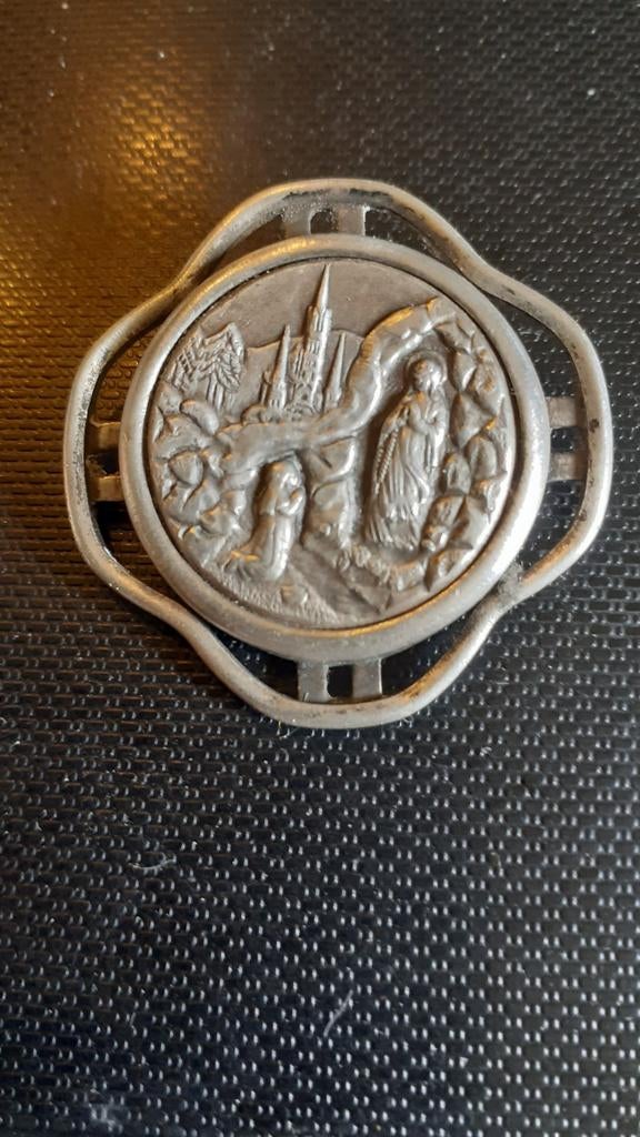 broche religieuse ancienne apparition de lourdes, Antiquités & Art, Enlèvement ou Envoi
