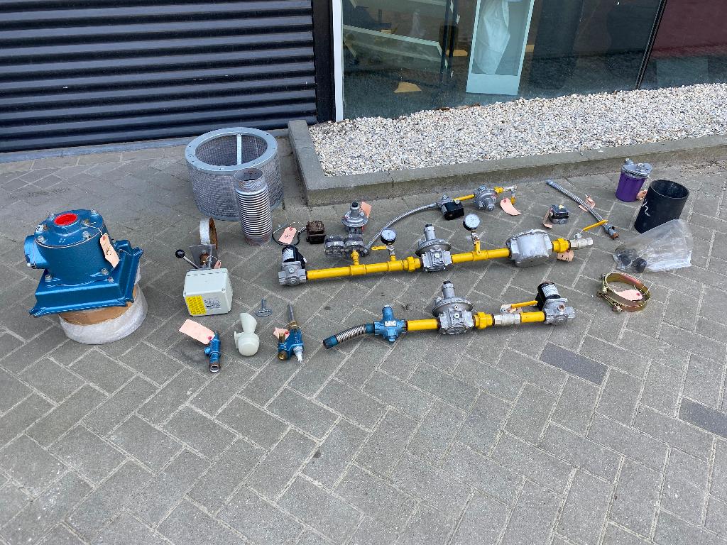 BRANDERINSTALLATIE INDUSTRIEEL, Ophalen