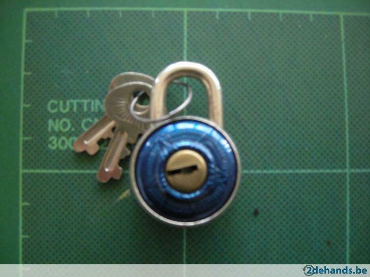 Vintage klein hangslot "Made in France", Ophalen of Verzenden, Gebruikt