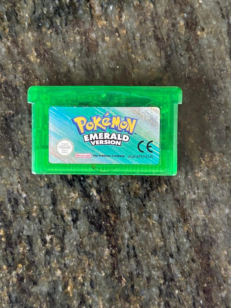 Originele pokemon emerald zonder doosje, Games en Spelcomputers, Games | Nintendo Game Boy, Ophalen, Zo goed als nieuw