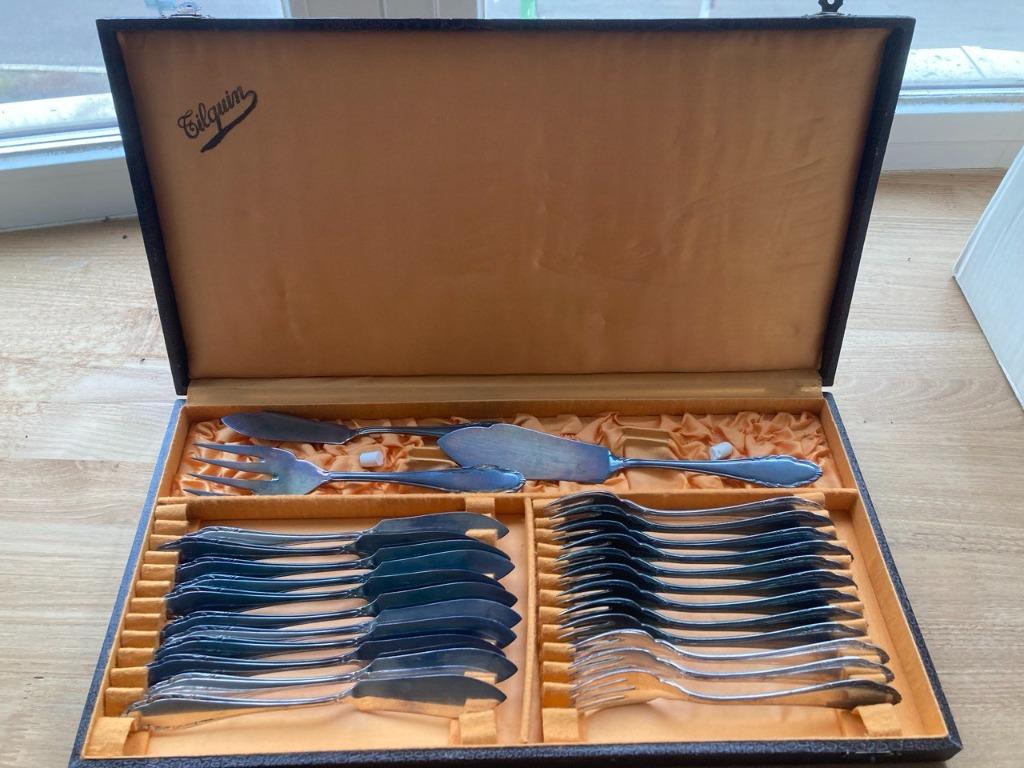 Couverts complets en métal argenté de Tilquin, Enlèvement