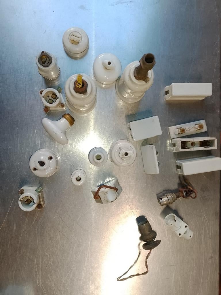 lot interrupteurs socquets porcelaine, Bricolage & Construction, Électricité & Câbles, Utilisé, Interrupteur, Interrupteur, Enlèvement