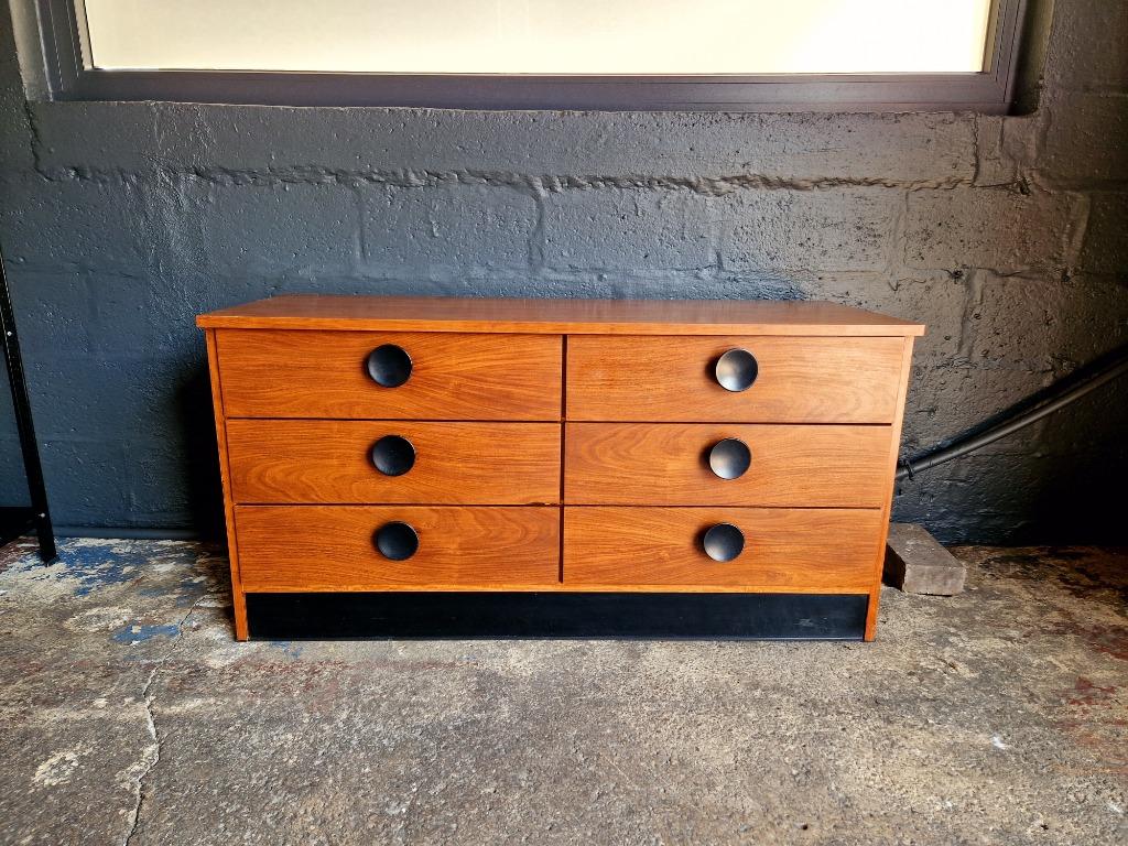 Commode en palissandre à 6 tiroirs, années 1960-70, ...., 5 tiroirs ou plus, Utilisé, ...