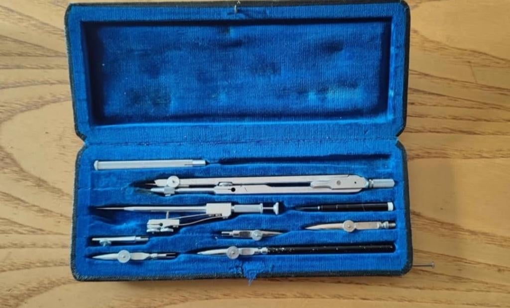 Set de compas vintage Kern dans son étui d origine, Enlèvement