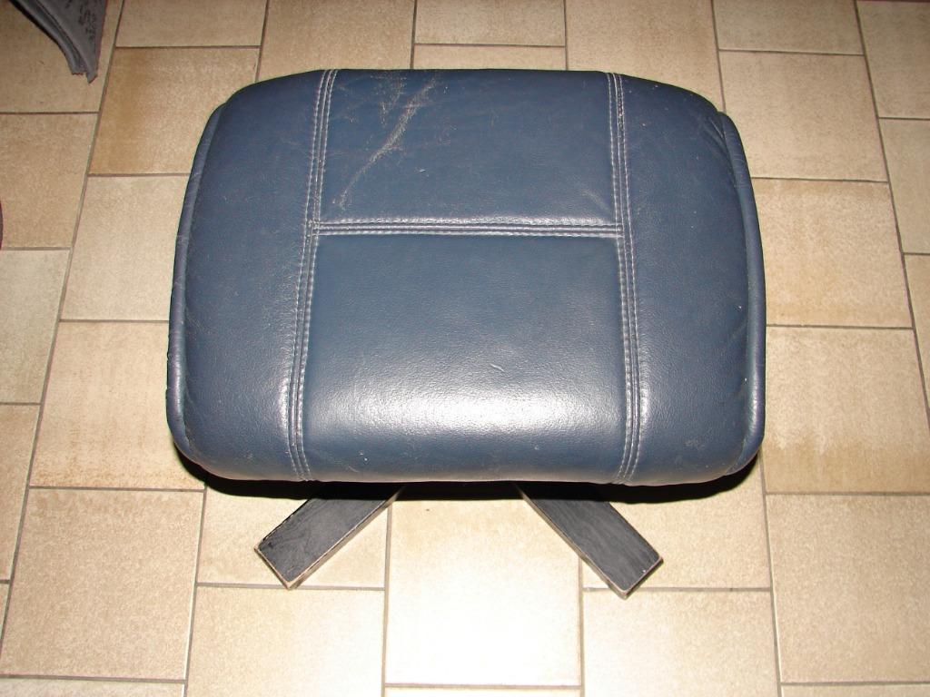 Repose-pieds cuir bleu foncé, Enlèvement, Utilisé, Moins de 50 cm, Rectangulaire