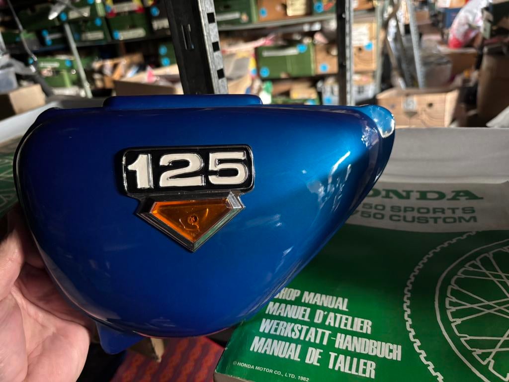 Zijkap (2) nieuw voor Honda CB125S, 1972-, Motoren, Ophalen of Verzenden, Nieuw