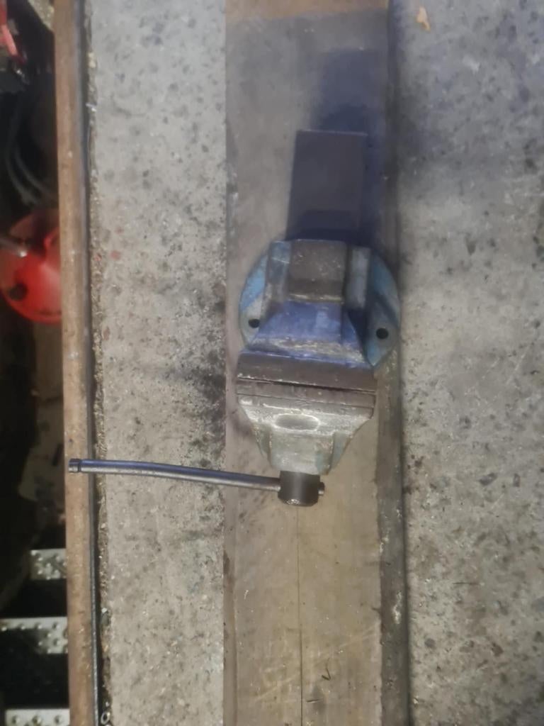Étau, Bricolage & Construction, Enlèvement ou Envoi, Étau