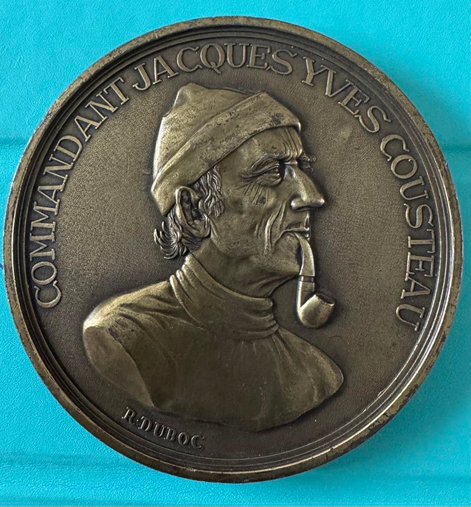 commandant Jacques Cousteau Diam 9 cm, Enlèvement