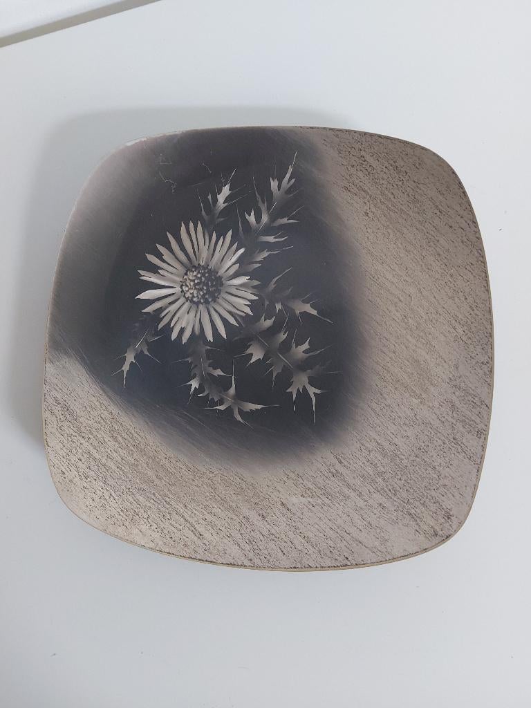 Assiette décorative en métal (à poser ou à suspendre), Enlèvement, Comme neuf