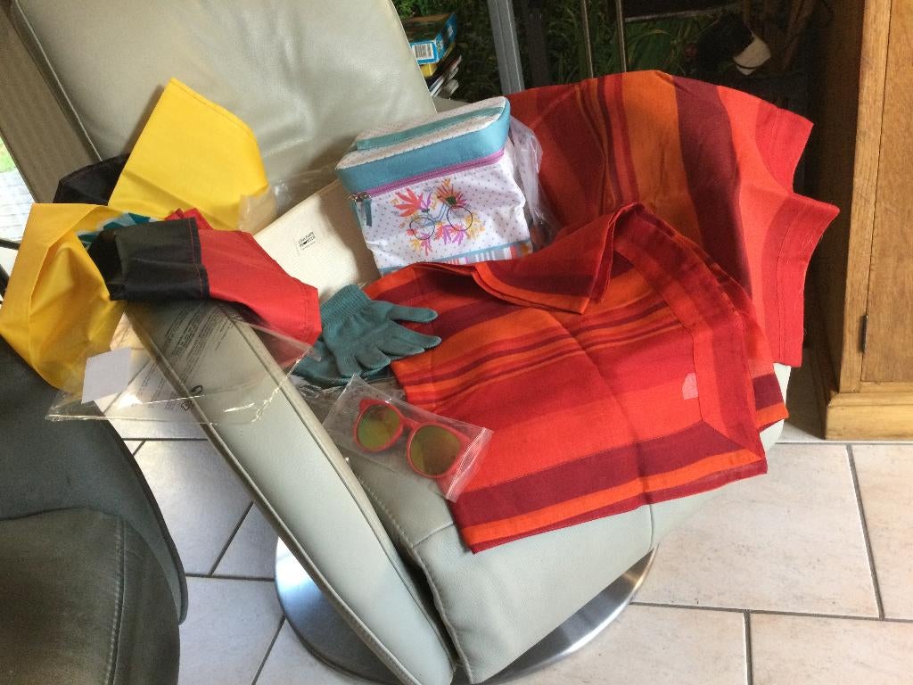 VEEL VERSCHILLENDE NIEUWE ACCESSOIRES, Ophalen of Verzenden