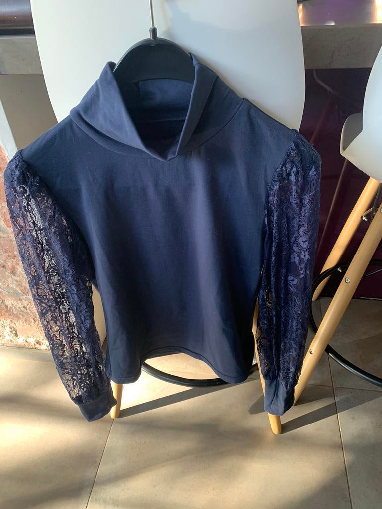 Blauwe pull met kanten mouwen maat m, Kleding | Dames, Blouses en Tunieken, Maat 38/40 (M), Blauw, Ophalen of Verzenden, Zo goed als nieuw