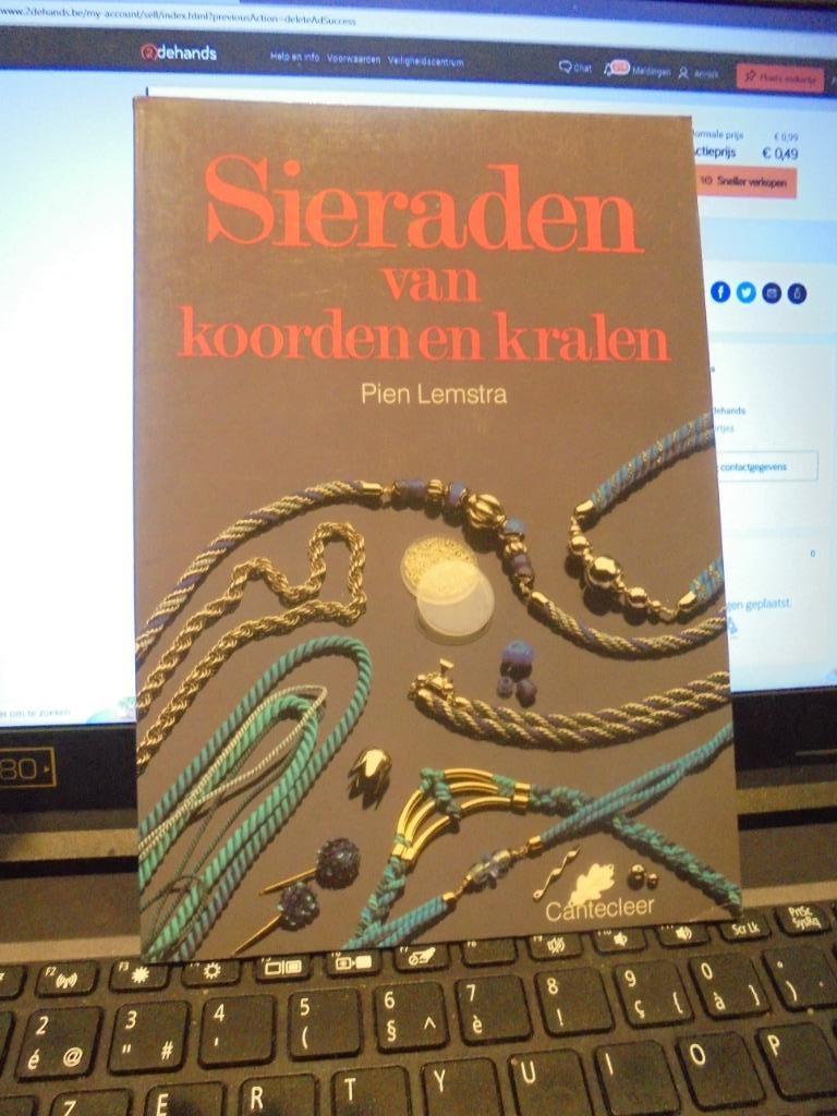 Sieraden van koorden en kralen, Boeken, Ophalen of Verzenden, Zo goed als nieuw