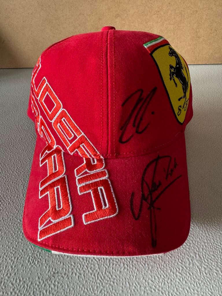 Gesigneerde pet Ferrari Kimi Raikkonen Luca Badoer, Enlèvement, Neuf, Casquette