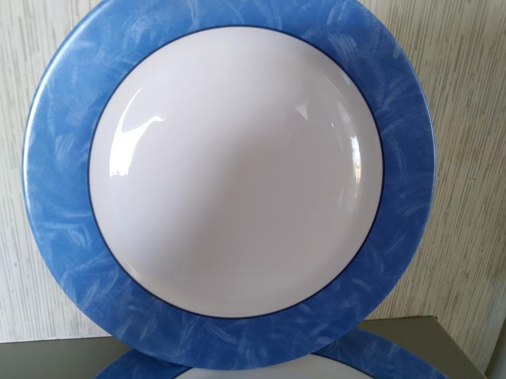 4 grote borden Arcopal diam.32 CM, Ophalen, Bord(en)