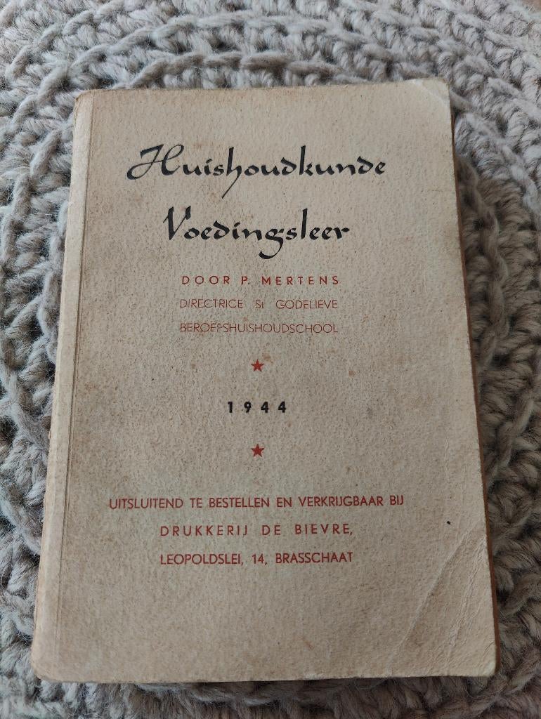 Huishoudkunde / Voedingsleer - P. Mertens, Boeken, Ophalen of Verzenden, Gelezen