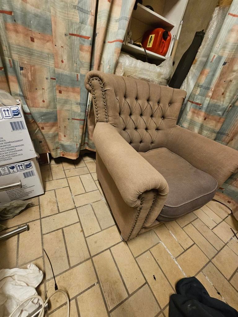 Prachtige comfortabele fauteuil in Chesterfield-stijl, Huis en Inrichting, Zetels | Complete zithoeken, Ophalen of Verzenden
