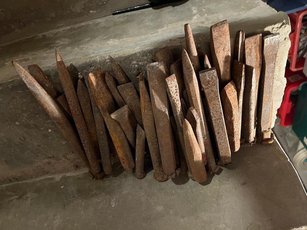 LOT BURINS ANCIENS, Bricolage & Construction, Enlèvement ou Envoi