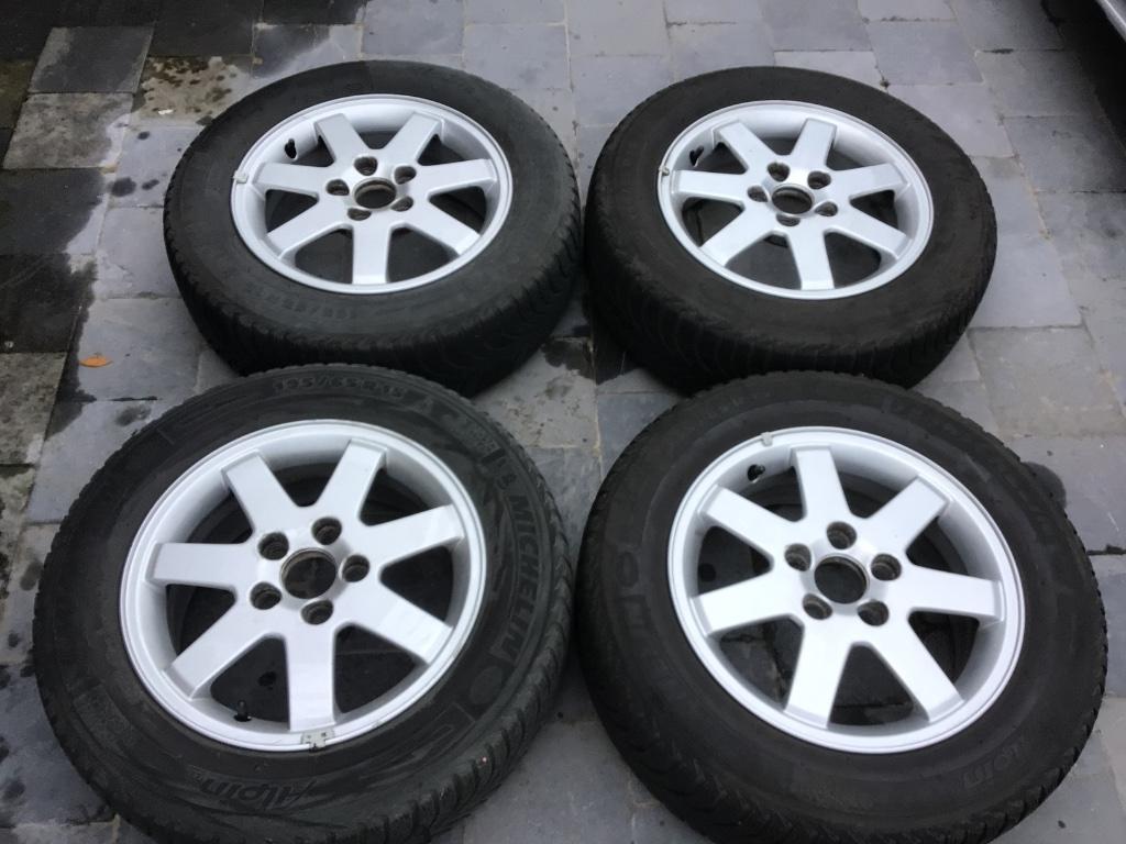 Winterbanden op Volvo velg, Auto-onderdelen, Banden en Velgen, Ophalen, Gebruikt, 15 inch, Banden en Velgen