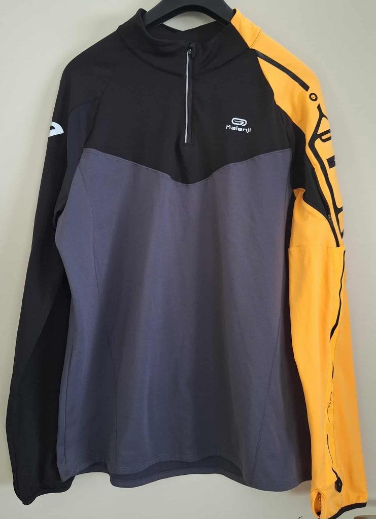 Prachtige trui van Kalenji. Maat XL, Zwart, Maat 56/58 (XL), Zo goed als nieuw, Hardlopen of Fietsen