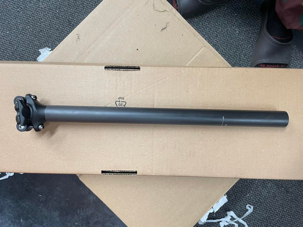 3T Carbon seatpost 400 mm 27,2 new, Fietsen en Brommers, Ophalen of Verzenden, Nieuw, Zadel, 3T