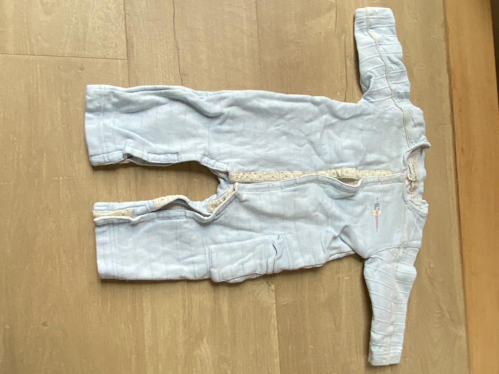 Chevignon blauwe pyjema in 1 stuk of onesie maat 74 of 9 mnd, Enlèvement ou Envoi, Utilisé, Garçon ou Fille, Vêtements de nuit ou Sous-vêtements