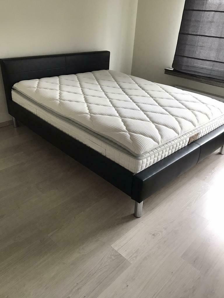 Volledig bed (kunstlederen bedkader, lattenbodem & matras), Ophalen, Zwart, Zwart