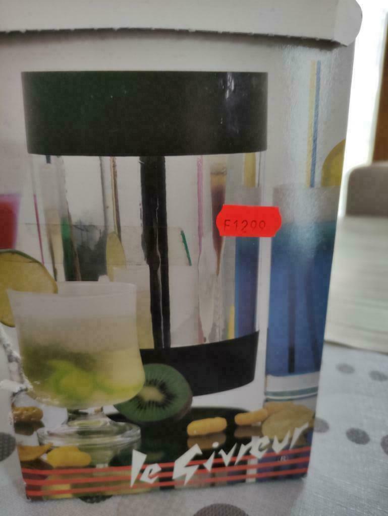 GIVREUR DE VERRES, Ophalen, Nieuw
