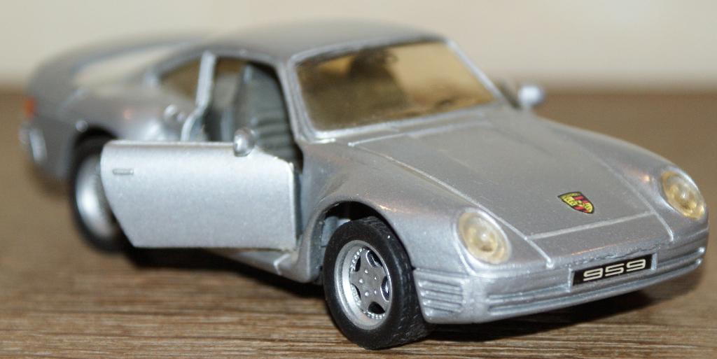 MAISTO (Collection SHELL) - Porsche 959 grise Echelle 1:36, Hobby & Loisirs créatifs, Enlèvement ou Envoi, Comme neuf, Voiture