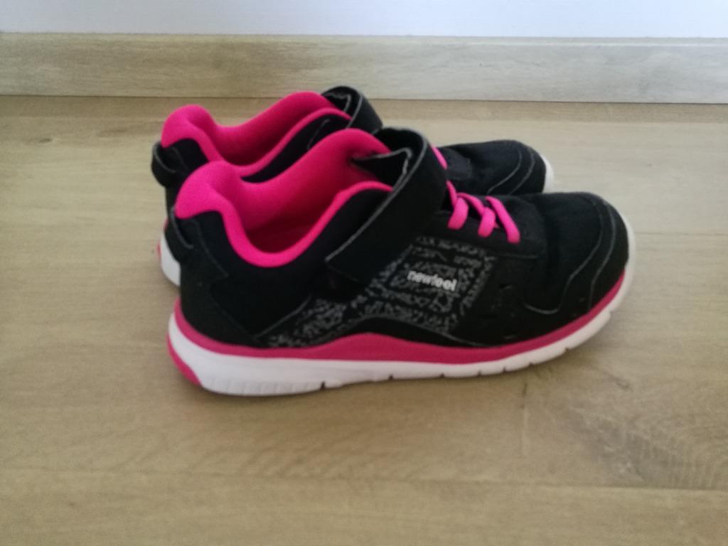 Sneakers noires et roses (filles, taille 35, Newfeel), Enlèvement ou Envoi, Comme neuf, Chaussures de sport, Fille