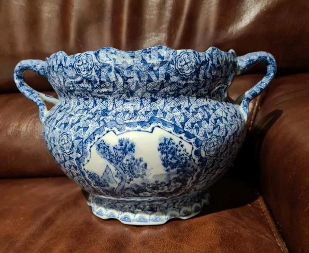 Un magnifique pot de fleurs ancien en poterie bleue et blanc, Enlèvement