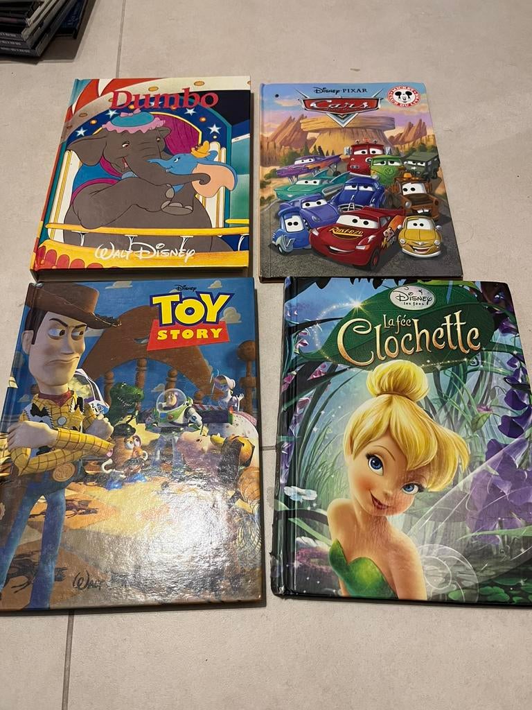 Lot de 4 livres Disney Cars Dumbo Tots story, Enlèvement ou Envoi, Utilisé