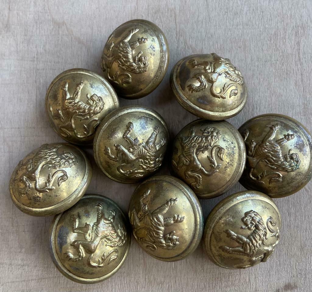 9. LOT 10 anciens BOUTONS MILITAIRES D=2.5cm, Collections, Enlèvement ou Envoi