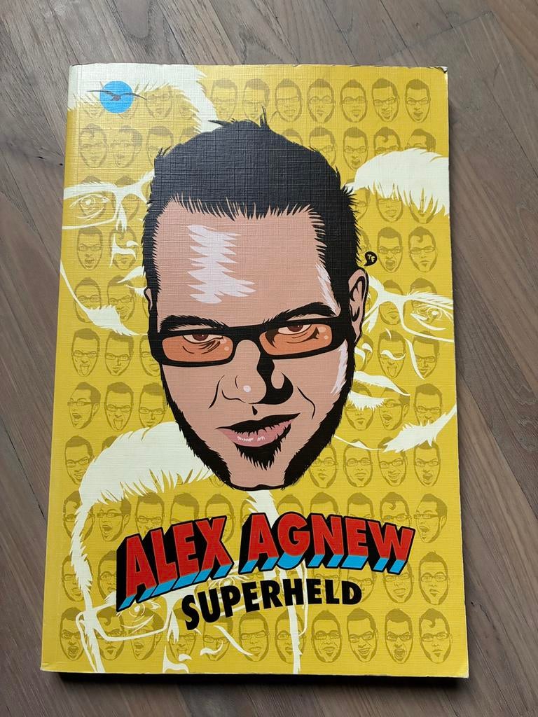 Gesigneerd (!) boek Superheld van Alex Agnew, Ophalen of Verzenden, Zo goed als nieuw