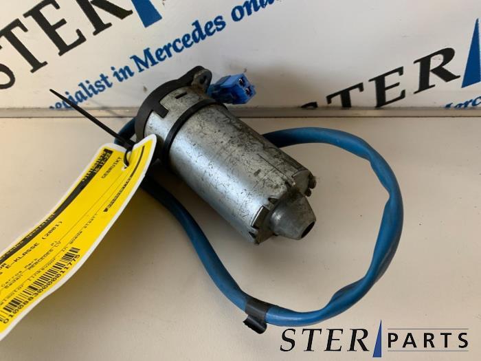 Stoelmotor van een Mercedes E-Klasse, Ophalen of Verzenden, 3 maanden garantie, Gebruikt, Mercedes-Benz