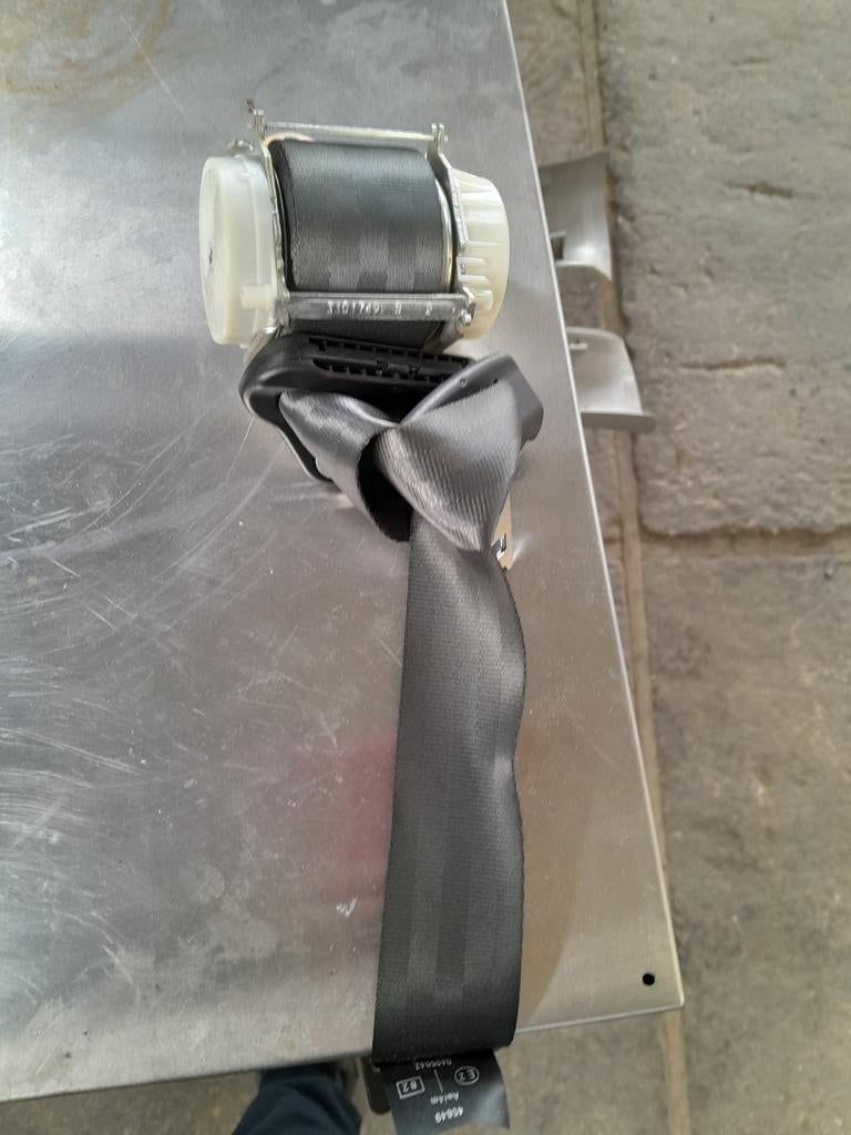 Ceintures arrièreset centra RENAULT CLIO 3 // 5060 AUVELAIS, Enlèvement ou Envoi, Utilisé, Renault