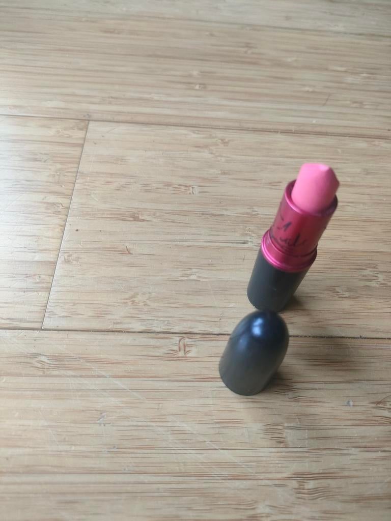 lippenstift Mac Viva Glam Satijn Nicky Minaj, Handtassen en Accessoires, Uiterlijk | Cosmetica en Make-up, Ophalen, Gebruikt, Rood