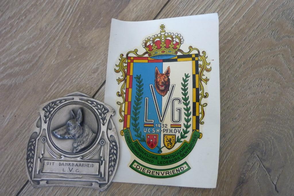Souvenir / medaillon Verdedigingshond, Ophalen of Verzenden