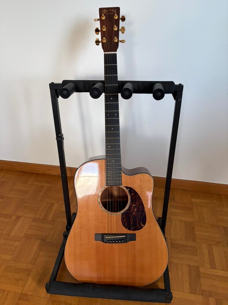 Guitare semi-acoustique Martin DC16-E. Étui inclus, Musique & Instruments, Enlèvement, Comme neuf