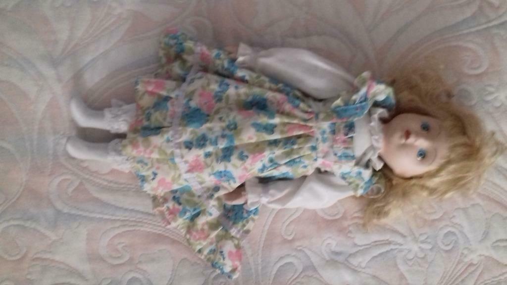 Poupee en porcelaine +- 35 cm, Antiquités & Art, Enlèvement ou Envoi