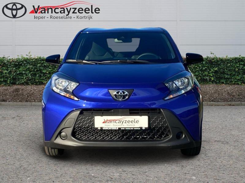 Toyota Aygo X play+cam+DAB+applecarplay&androidauto, Blauw, 72 pk, Handgeschakeld, 5 deurs