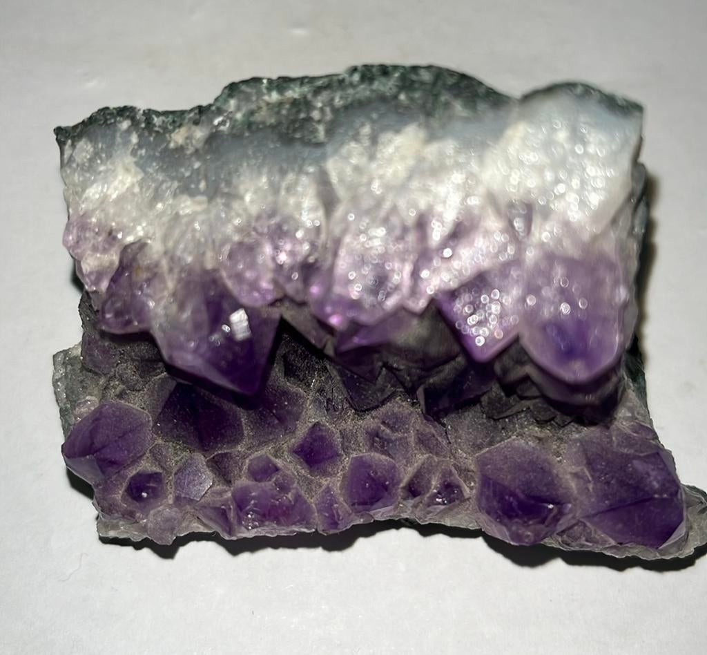 Amethist Geode - 230gram - 84mm x 50mm x 54mm, Enlèvement ou Envoi, Minéral