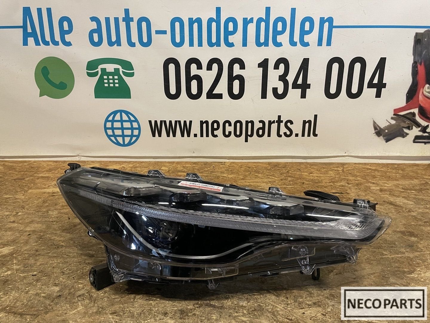 TOYOTA COROLLA CROSS VOL LED KOPLAMP ALLES LEVERBAAR !!!, Gebruikt, -, -, Ophalen of Verzenden