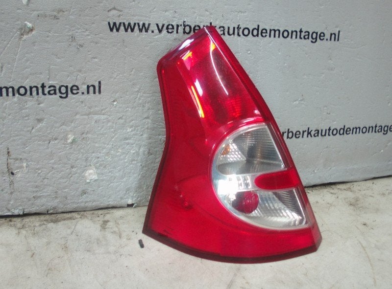 ACHTERLICHT LINKS Dacia Sandero I (BS) (8200734825), Dacia, Gebruikt, Renault Deutschland AG, Peter-Huppertz-Straße 5
51063  Köln, DE