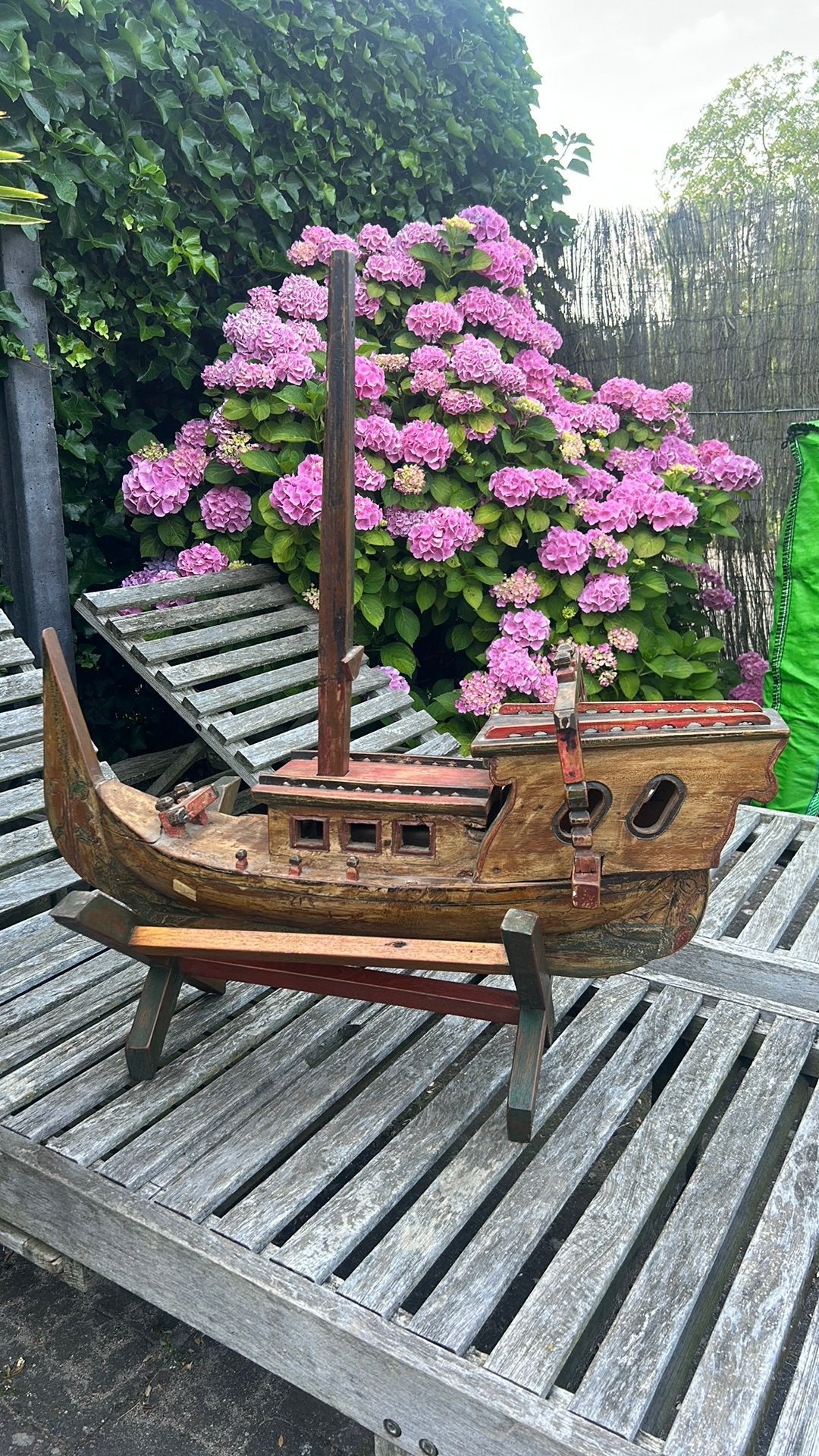 Vintage groot schip met de hand gebeeldhouwd!, Ophalen, Beschilderd