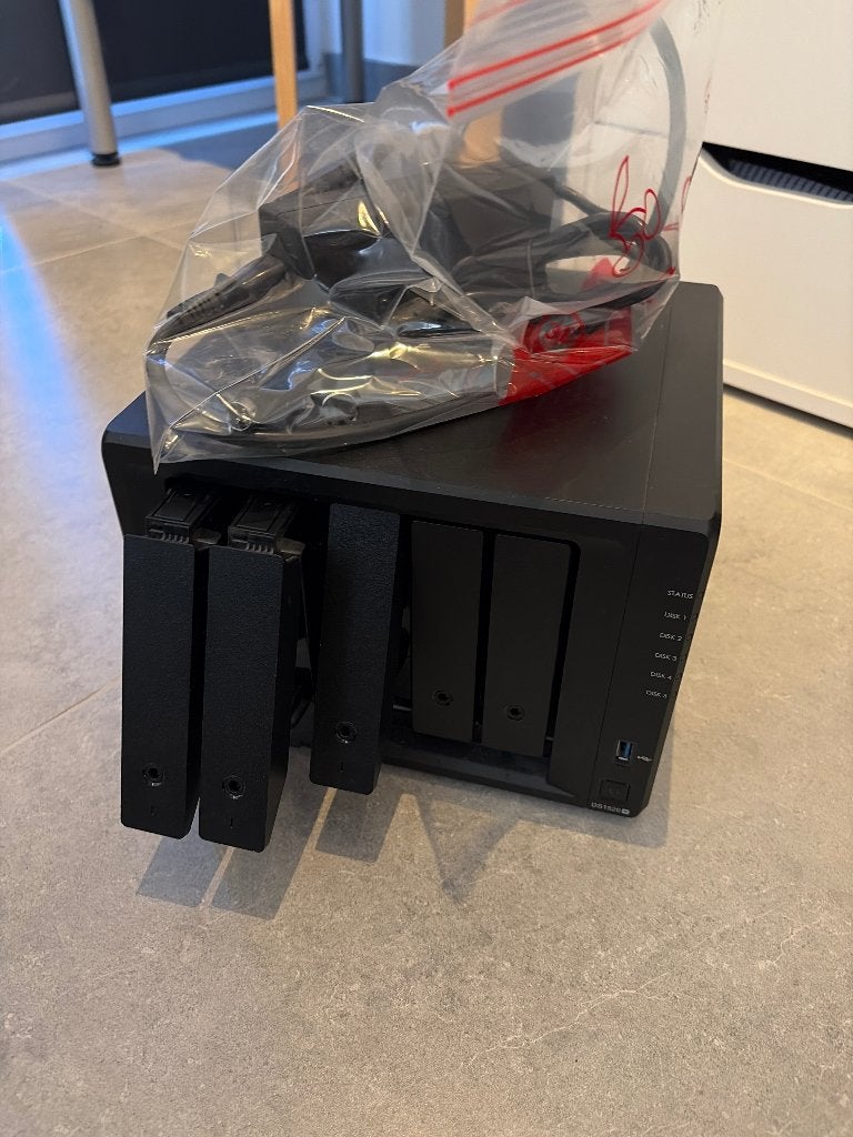 Synology Ds1520+, Ophalen, Gebruikt