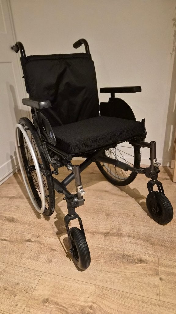 Zo goed als nieuwe Rolstoel V500 Light, Enlèvement, Pliant, Comme neuf, Fauteuil roulant à pousser